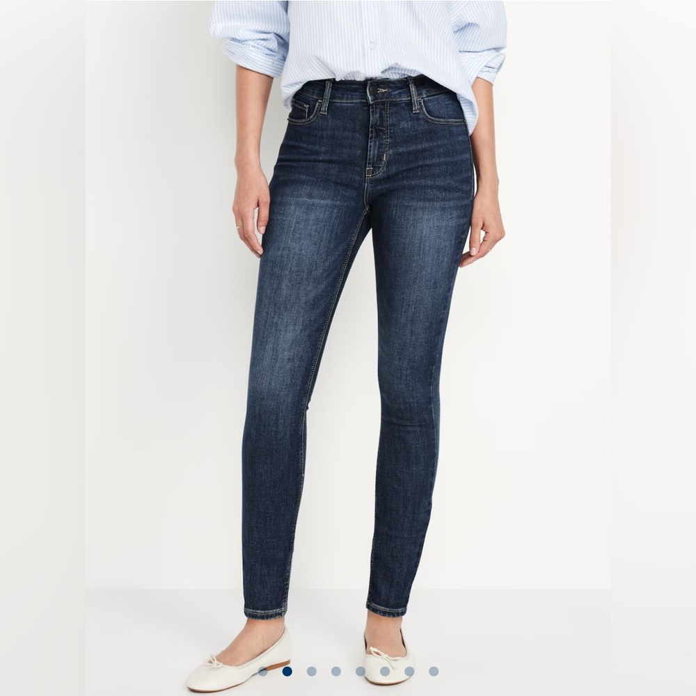 Old Navy Women’s High Waisted Rockstar Super Skinny Dark Wash Jean - size 6